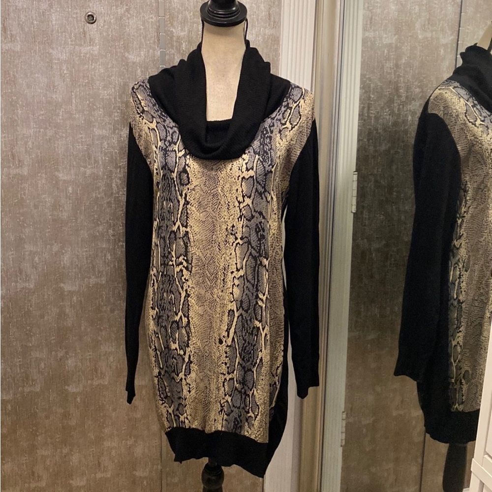 Vivienne Tam Black and Tan Sweater dresswith Snake Print, L